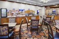 Holiday Inn Express & Suites Coralville Các khách sạn ở Coralville