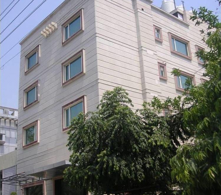 Hotel Meridian Plaza - Housity