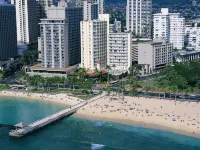 Park Shore Waikiki Hôtels à proximité de : Plage Waiʻalae