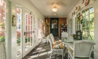 Lightner Farmhouse B&B