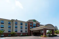Holiday Inn Express & Suites North East