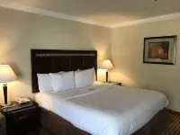 Oak Tree Inn Hotel a Monrovia