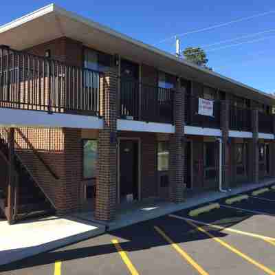 Brick Motor Inn Hotel Exterior