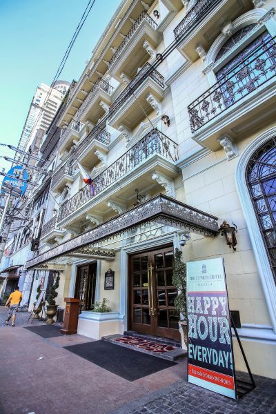 Hotel Exterior The Luneta Hotel Manila Photo