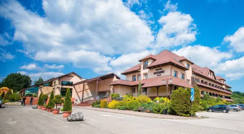 Hotel Ostaniec - ที่มีสปา