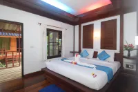 Lanta Long Beach Hostel