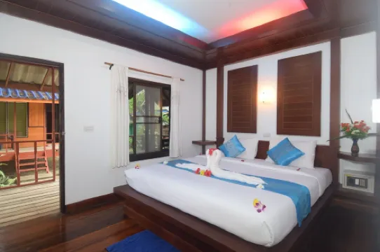 Lanta Long Beach Hostel