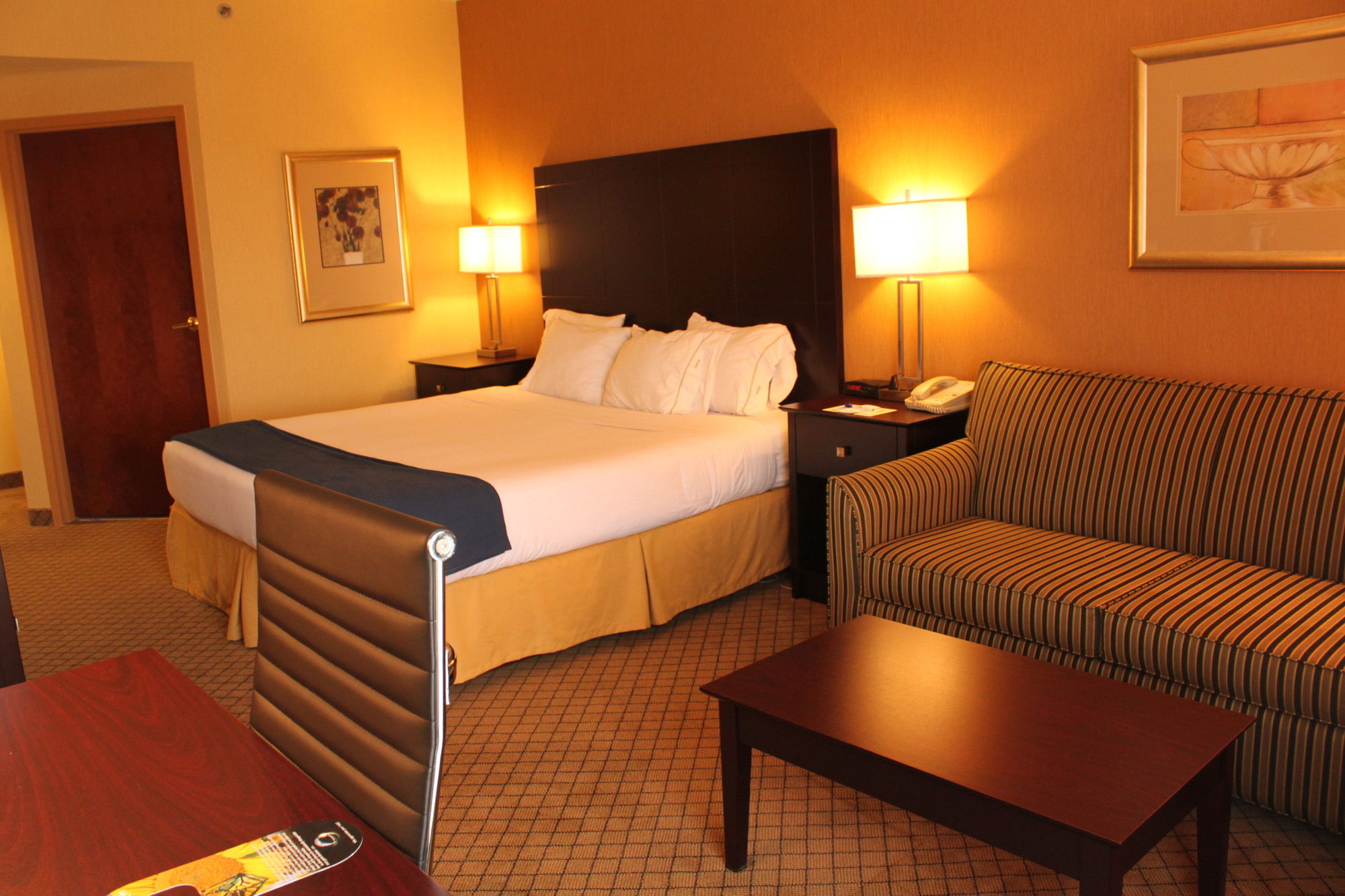 Holiday Inn Express Lewisburg - New Columbia, an Ihg Hotel