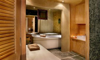 Le Convivial Luxury Suites & Spa