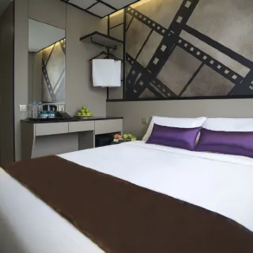 Hotel 81 Premier Hollywood Hoteles cerca de Barrio Rojo