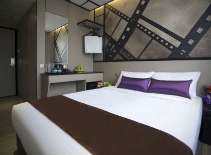 Hotel 81 Premier Hollywood