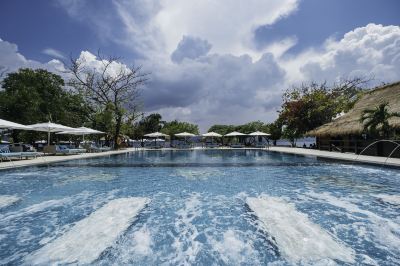 屋外プール クラブ パラダイス リゾート パラワンの写真