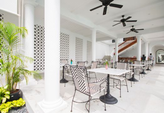 2. 리틀 뇨냐 호텔..