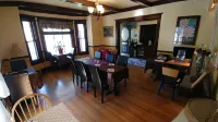 Goldsmith's River Front Inn