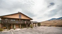 Ridgeline Hotel at Yellowstone, Ascend Hotel Collection Hotels in der Nähe von Roosevelt Arch