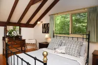 Cambridge Cottages Hotels in Kalorama