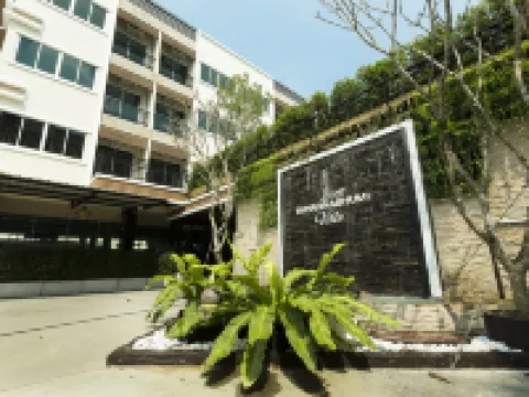 Suvarnabhumi Ville Airport Hotel Hotels near Wat King Kaeo