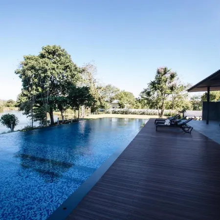 Riverawan Hotel
