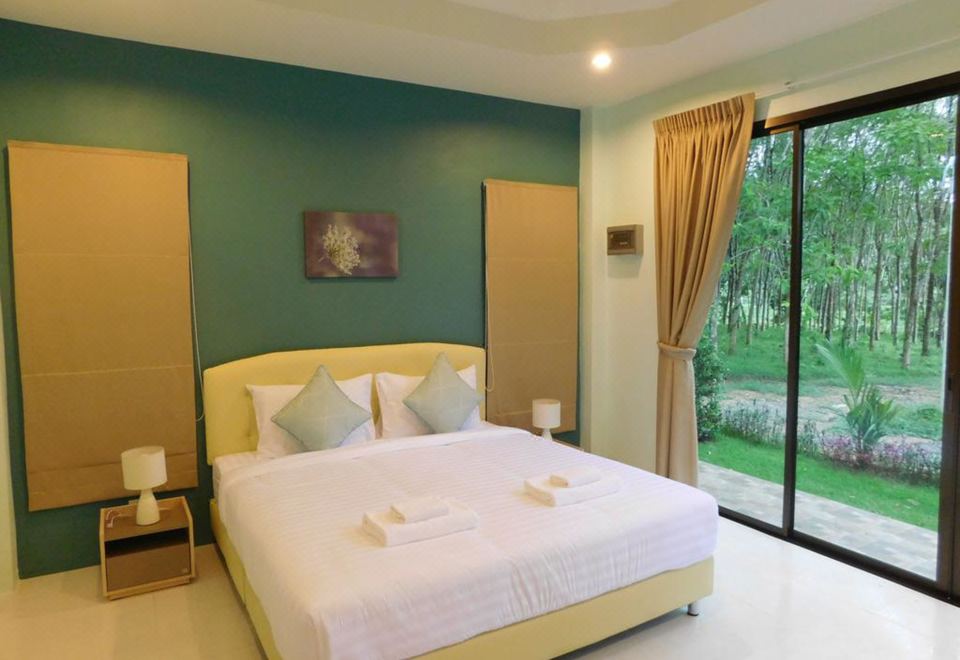 2. 푸껫 시리나파 ..