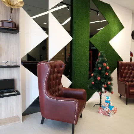 B Lot Hotel Отели рядом с достопримечательностью «Арена «Аксиата»»