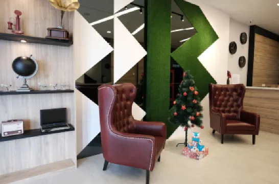 B ロット ホテル プトラ・インドア・スタジアム周辺のホテル