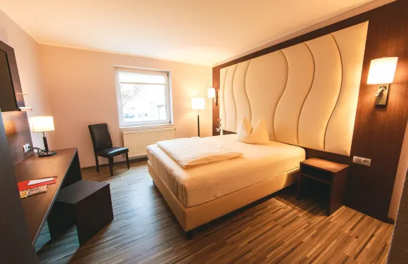 布魯赫薩爾廣場酒店