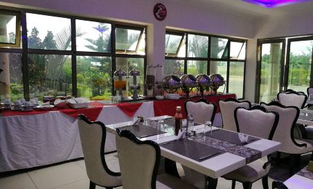Golden Zambezi Lodge - Housity