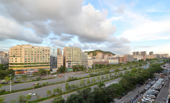 Jiaxi International Hotel (Shenzhen Bao'an Airport Gushu Subway Station Store)
