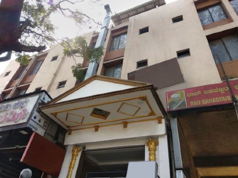 OYO 10884 Pavana Residency