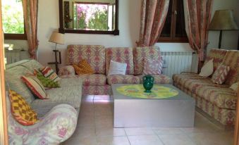 House with 3 Bedrooms in Cap d'Antibes, with Enclosed Garden and Wifi
