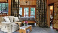 Lanzarotta Bed and Breakfast Hotels in Eugene