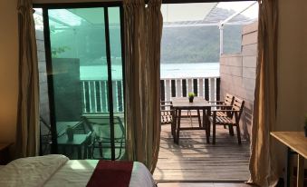 The Barat Perhentian