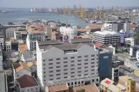 Fairway Colombo - Sri Lanka's First Hotel With Robot Technology Các khách sạn gần Colombo Muncipal Council