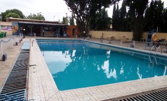 Excellence Hotel - Housity