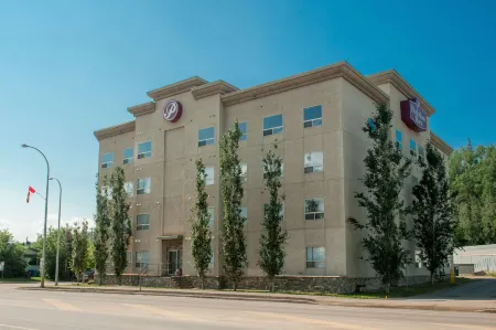 Premier Residence - Fort McMurray Отели в г. Форт Макмюррей