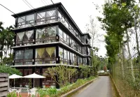 Full House Bed and Breakfast Hotel a Sun Moon Lake Water Pier