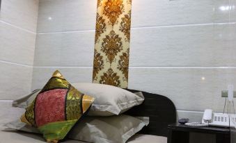 Tom's Guest House