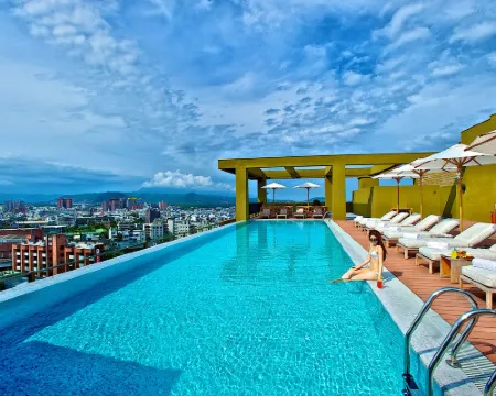 The GAYA Hotel Các khách sạn ở Đài Đông