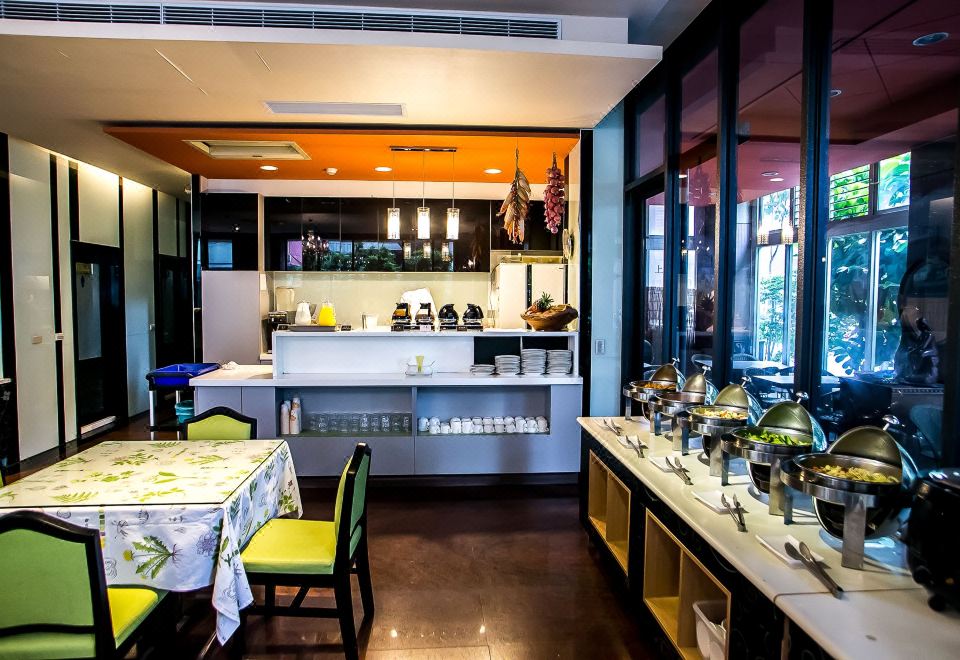 Huang Shin Business Hotel - Shang An Over view