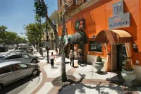 Brand Plaza Hotel Hotels in Glendale