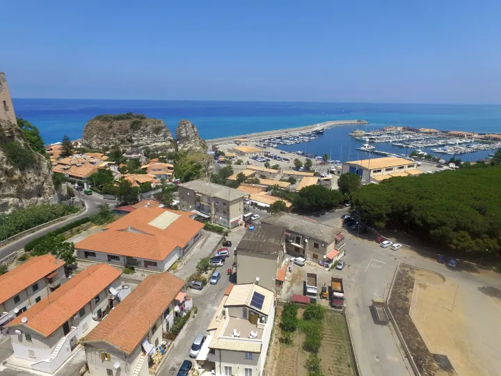 羅馬港住宅酒店