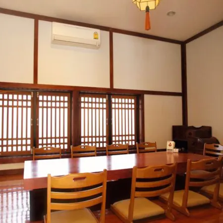 J Park Hotel