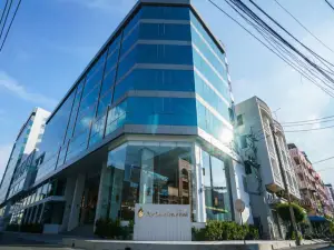 โรงแรมนิวซีซั่นสแควร์