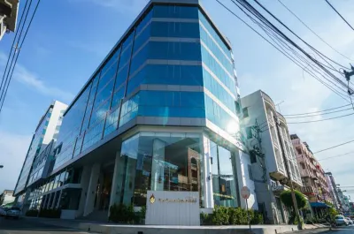 New Season Square Hotel Hotels near Ansorissunnah Mosque (Bankao)