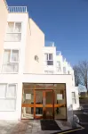Broc House Suites - Apartments