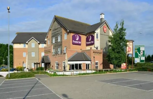 哈里奇至尊旅館