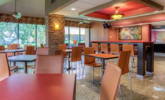 Comfort Inn & Suites Evansville Airport