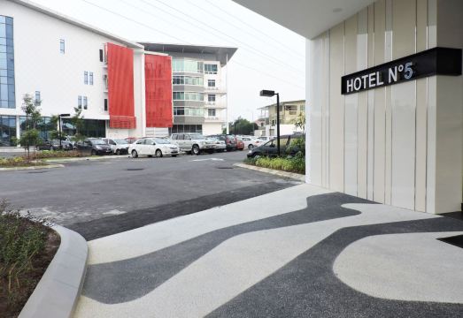 호텔 넘버5 깔끔한 객실 내부