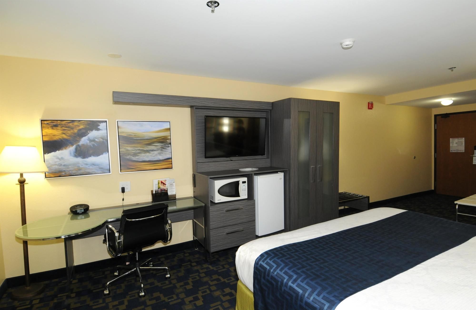 Best Western Antelope Inn & Suites