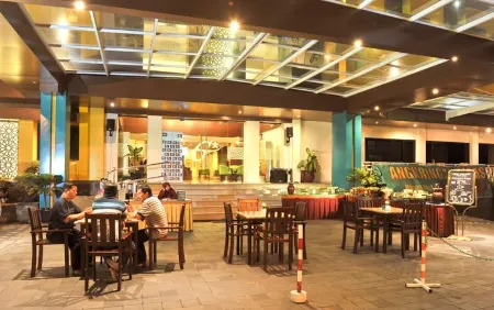 Hotel Grasia Semarang Отели в г. Gajahmungkur